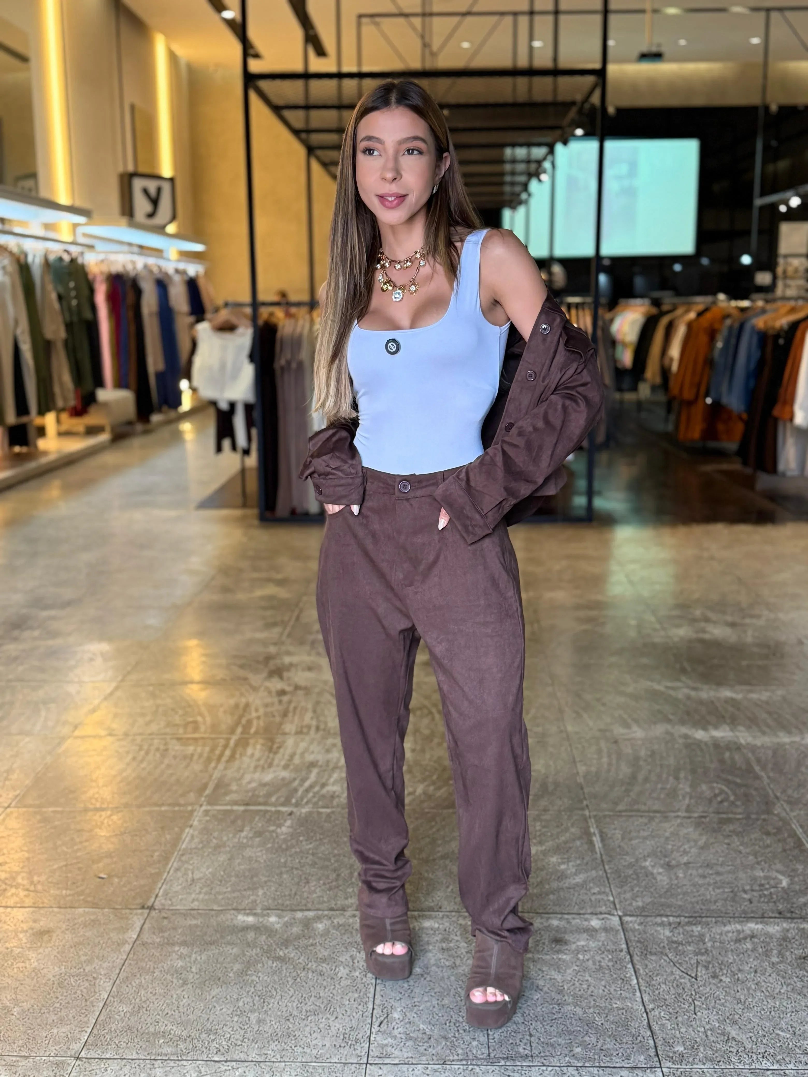 Conjunto Jaqueta e Calça Suede