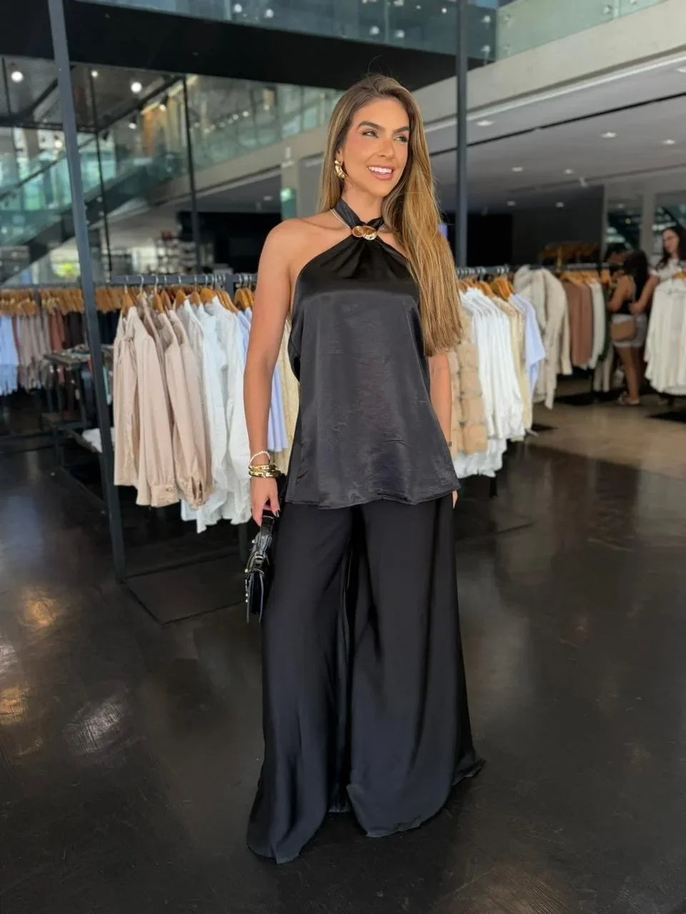 Blusa Cetim Detalhe Fivela Pescoço