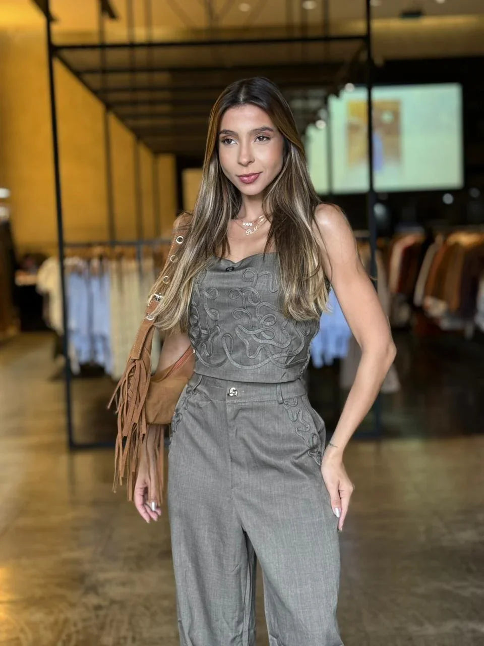 Conjunto Pantalona Top Bordado Chic