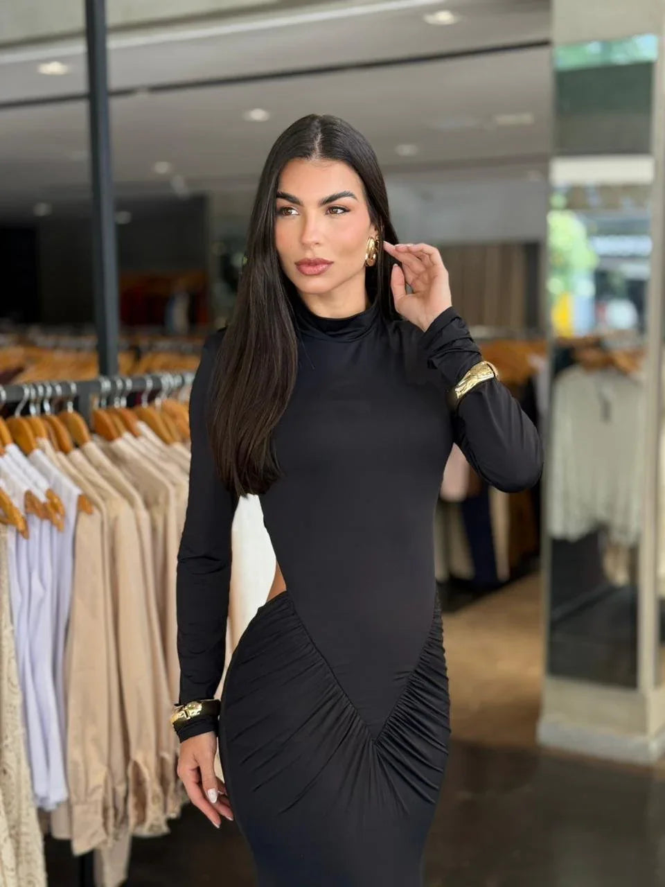 Vestido Longo Manga Longa Decote Costas