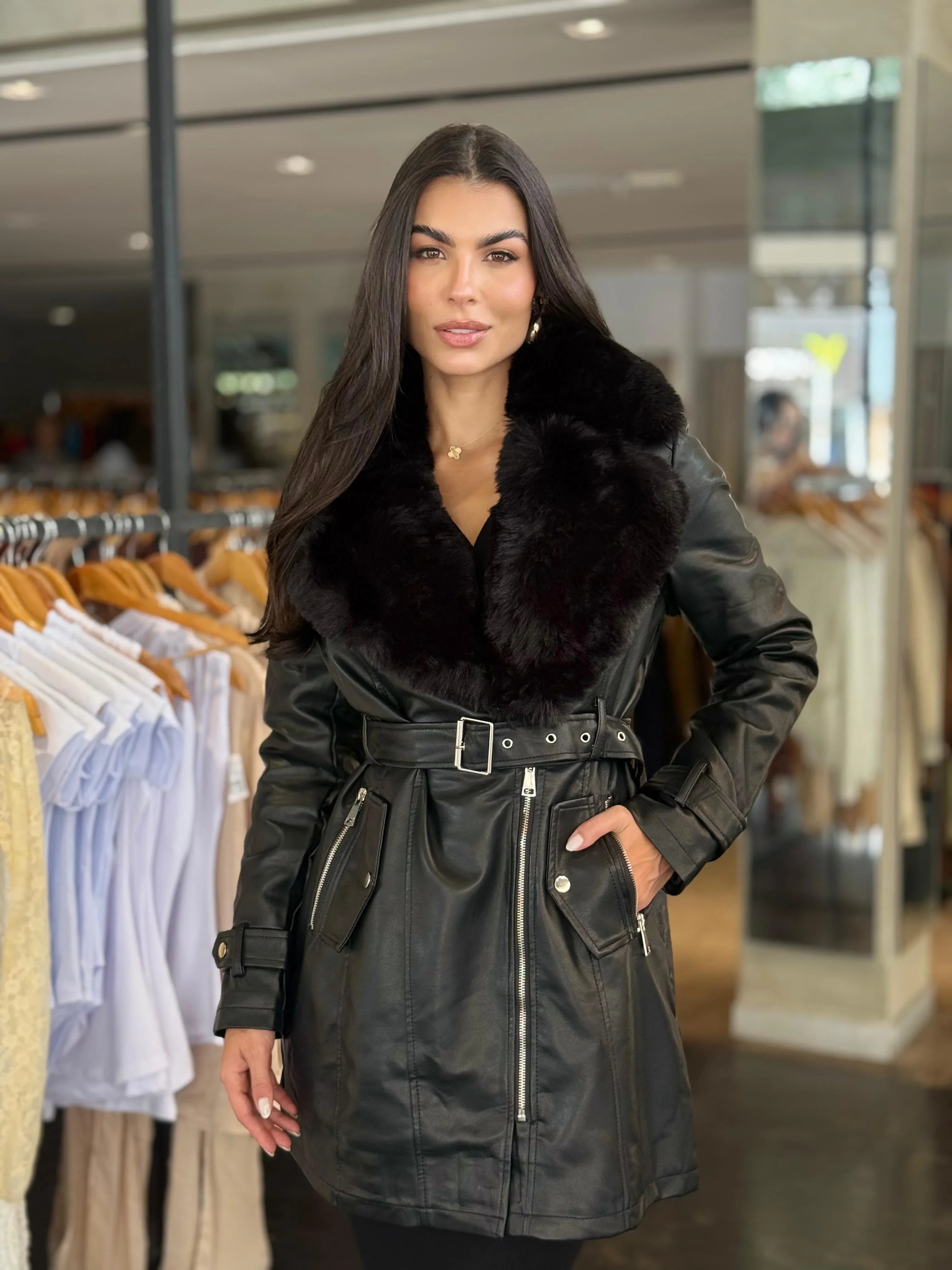 Parka Feminina Couro Gola Pelo Removível