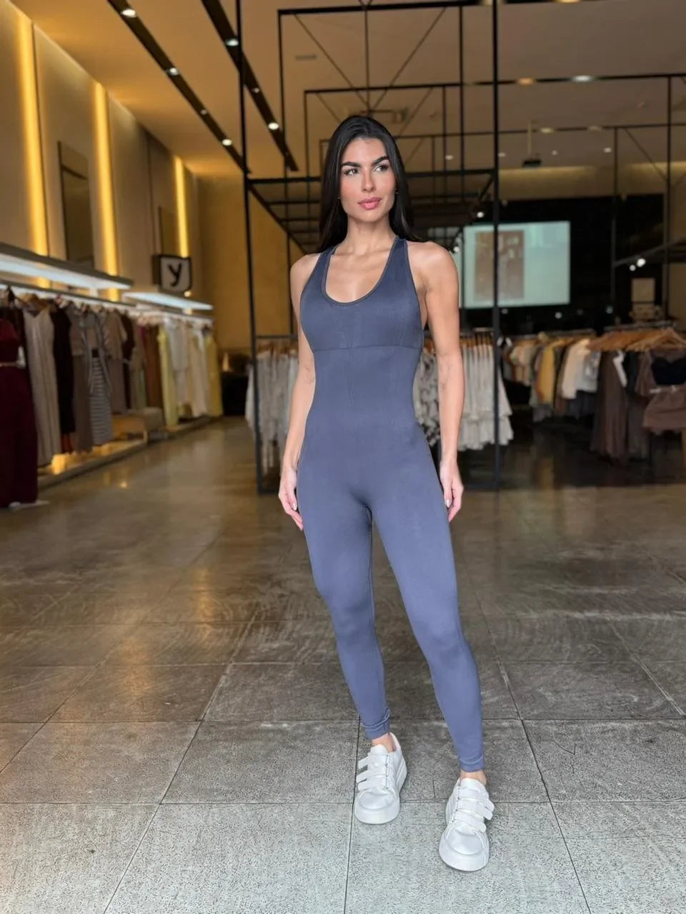 Macacão Fitness Detalhe Costas
