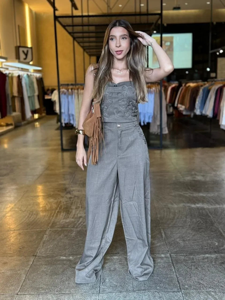 Conjunto Pantalona Top Bordado Chic